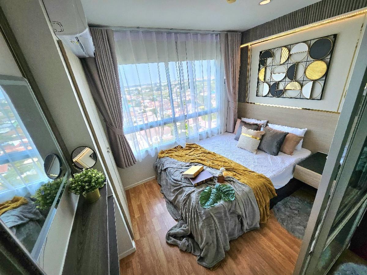 For SaleCondoNawamin, Ramindra : 💥Urgent sale!!💥Beautiful room, exactly as covered by LPN Park Nawamin-Sri Burapha, built-in throughout the room. New air conditioner 18000btu!!! Floor 12A, Building D, size 23 sq m, open view, ready to move in!!