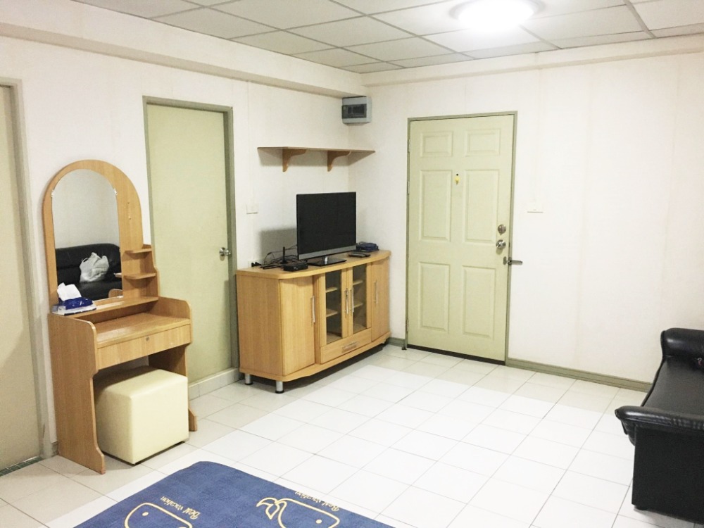 For RentCondoLadprao101, Happy Land, The Mall Bang Kapi : Condo for rent, Lumpini Center Lat Phrao 111 (studio room), 8th floor, Building A, near the Yellow Line, Lat Phrao 101 and Bang Kapi.