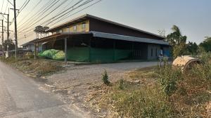For SaleLandRatchaburi : Land for sale with buildings on an area of ​​1 ngan 55 square meters.