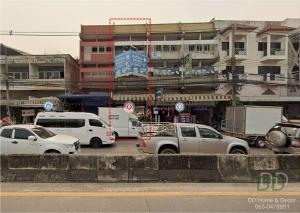 For SaleShophouseChiang Mai : DD-0185 Commercial building for sale, 1 unit, 3 and a half floors, in front of Chiang Mai Rajabhat University. (Khuang Sing Intersection) Selling cheaper than the bank appraisal in the millions.