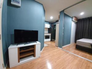 For RentCondoBangna, Bearing, Lasalle : Condo for rent Lumpini Ville Sukhumvit109 near BTS Bearing. Clean room, fully furnished. Ready to move in!!