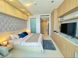 For RentCondoPattaya, Bangsaen, Chonburi : Condo Riviera Wongamat Beach Studio Room For rent