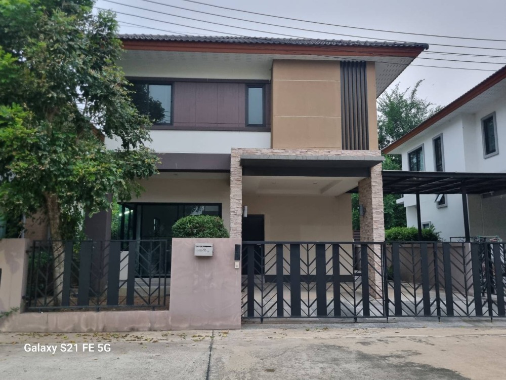 For SaleHouseKorat Nakhon Ratchasima : The owner of the post himself is looking for an agent to sell a new 2-story house, 42 sq m., Intro Park Village Project, Nakhon Ratchasima Province.