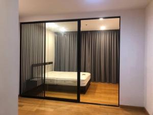 For RentCondoSathorn, Narathiwat : !! Beautiful room for rent, Noble Revo Silom Condo (Noble Revo Silom), near BTS Surasak.