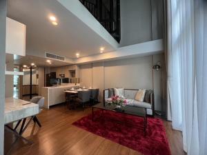 For RentCondoWitthayu, Chidlom, Langsuan, Ploenchit : !! Beautiful room for rent, Na Vara Residence Condo, near BTS Chidlom.