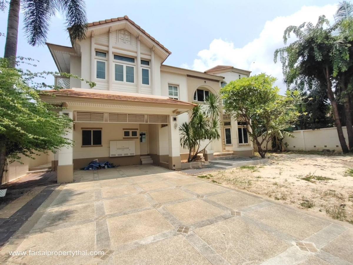 For RentHouseYothinpattana,CDC : 2-story house for rent, area 150 sq w, 3 bedrooms, 4 bathrooms, air conditioning, fully furnished. Beautifully decorated house, ready to move in Road along Lat Phrao Expressway, rental price 85,000 baht/month, amenities. security system