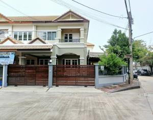 For RentTownhousePinklao, Charansanitwong : For rent, semi-detached house, back side, front of house doesnt hit anyone, private zone, Dream Town Village, Soi Suan Phak 32 - Ratchaphruek - Rama 5, project is behind Central Westville, near HomePro, Denla Kindergarten School, hospital. Siriraj, near R