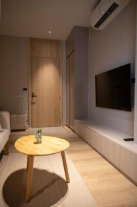 For RentCondoSukhumvit, Asoke, Thonglor : The Fine Bangkok (Ekamai12) beautiful room, ready to move in, fully furnished.