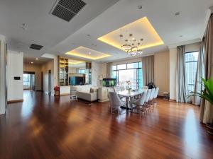 ขายคอนโดสาทร นราธิวาส : Condo for rent and sale in Sathorn 4 bedrooms at Supalai Elite Sathorn - Suanplu