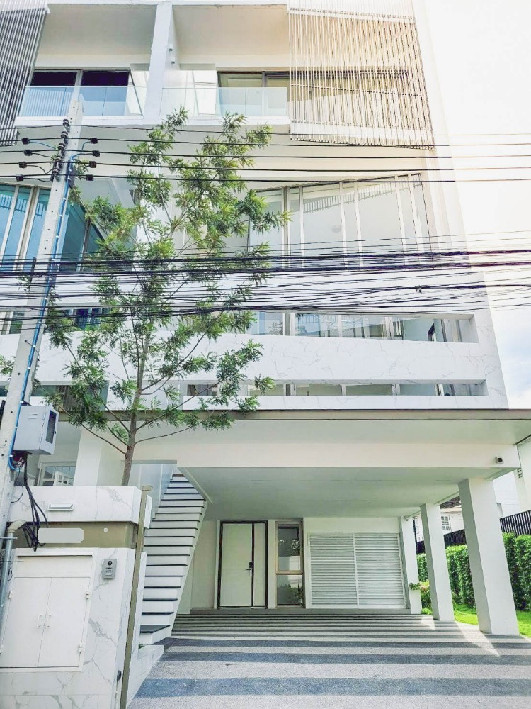 For RentHome OfficeLadprao, Central Ladprao : H0319😊 For RENT Home Office for rent, 4 floors, 3 bedrooms, near MRT Phawana 🏢 Lat Phrao 🔔 House area: 53.80 sq m. 🔔 Usable area: 400.00 sq m. Rent: 130,000฿ 📞O99-5919653,O65-9423251✅LineID:@sureresidence