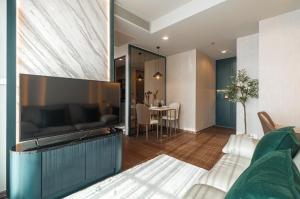 For RentCondoSukhumvit, Asoke, Thonglor : 👑 Ideo Q Sukhumvit 36 ​​👑 For rent 1BEDROOM size 46 sq m, decorated in English Luxury style, very beautiful room, built-in furniture. Complete electrical appliances