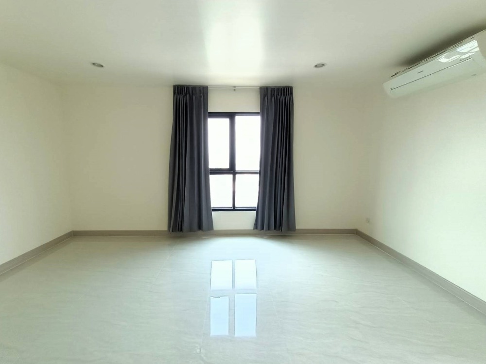 For SaleCondoVipawadee, Don Mueang, Lak Si : Condo for sale, Regent Home 15 Changwattana, Regent Home 15 Changwattana, corner room, completely renovated, close to the BTS.