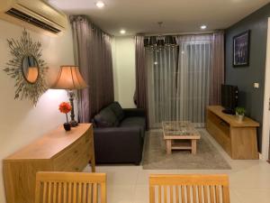 For RentCondoSukhumvit, Asoke, Thonglor : FOR RENT The Clover Thonglor project (Soi Thonglor 18, entrance to Benz Center, Thonglor), 1 large size bedroom, fully furnished.