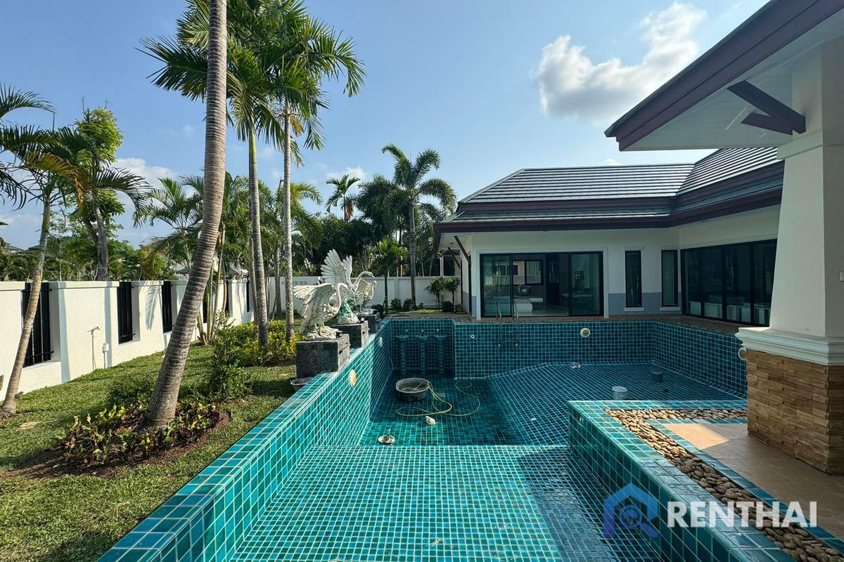 For SaleHousePattaya, Bangsaen, Chonburi : Promotion discount 1,796,000 baht. Brand new house with private pool