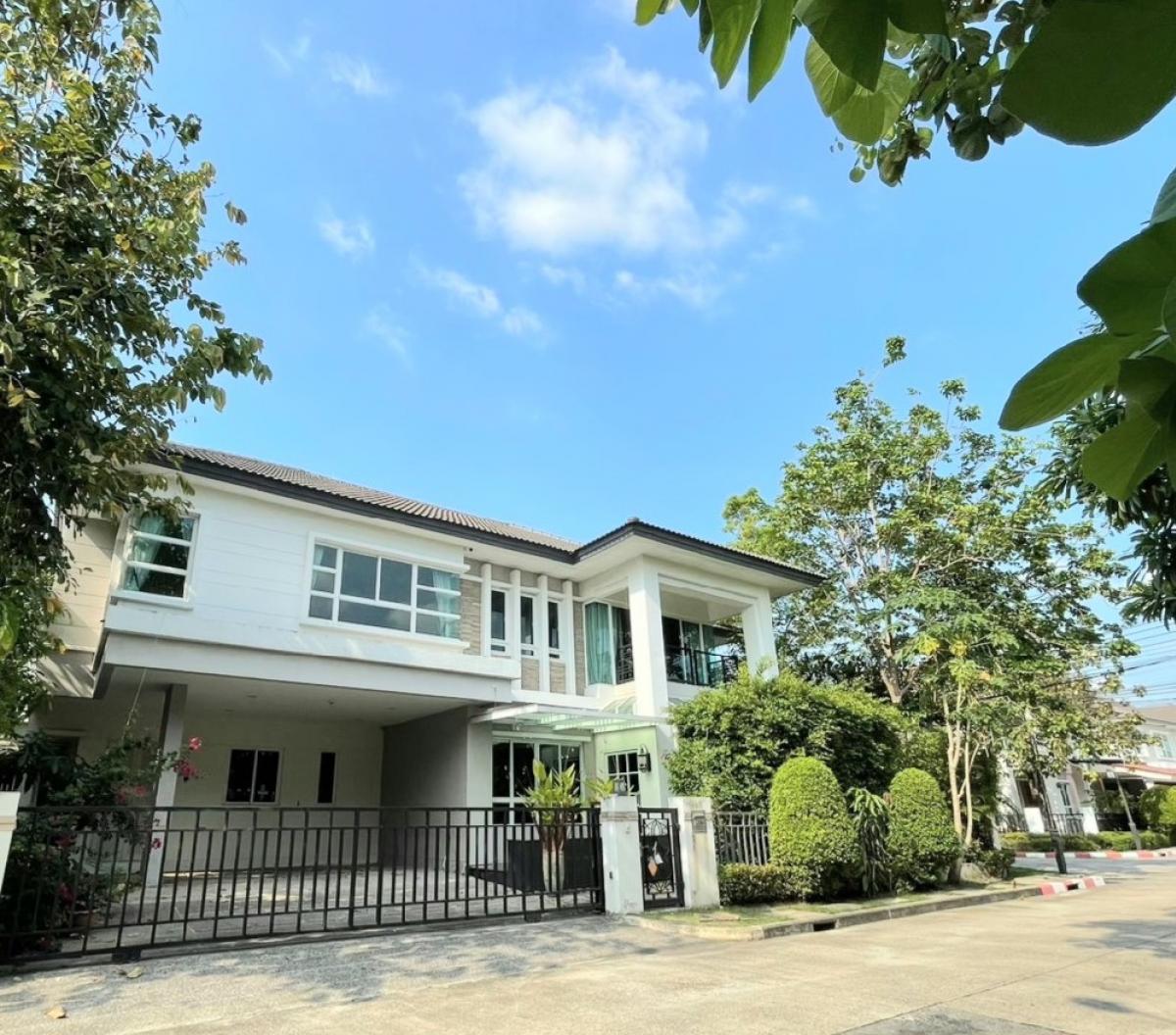 For RentHouseNawamin, Ramindra : Selling for 14.5, renting for 80,000, best price!! Bangkok Boulevard Ramindra, large plot on the corner, beautiful house, fully furnished, ready to move in.