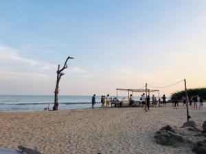 For SaleLandCha-am Phetchaburi : Beautiful plot of land for sale near the sea, size 209 sq. wah, 40 meters from the sea, is a seaside village. Land size 20x20 m. Located in Laem Phak Bia Subdistrict, Ban Laem District, Phetchaburi Province,