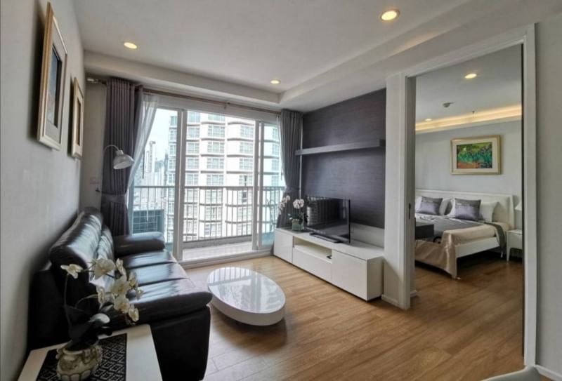 ให้เช่าคอนโดนานา : 1bed 50sqm with balcony for rent