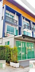 For RentTownhouseNawamin, Ramindra : BTS KhuKhot Station 3-story townhome for rent new house 20sq.wa. 180sq.m. very good locati