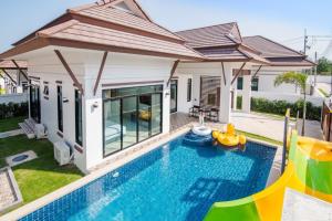 For RentHouseHuahin, Prachuap Khiri Khan, Pran Buri : Pool villa for rent Next to Palm Hill Golf Course
