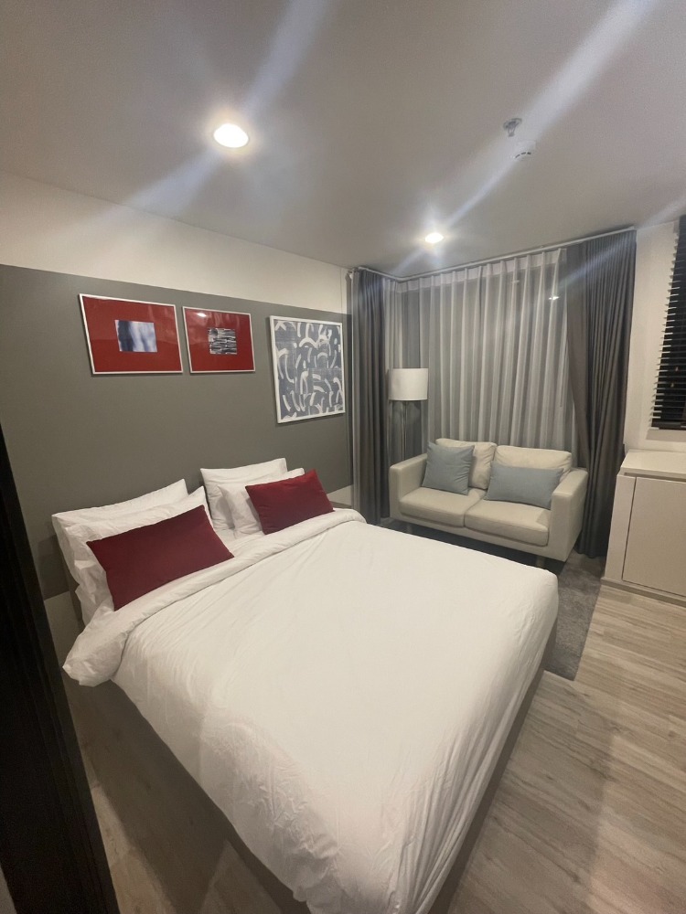 For SaleCondoRatchadapisek, Huaikwang, Suttisan : Buy a condo and receive rental income immediately, 17,000 THB per month, XT Huaykwang, next to MRT Huaykwang, Building A, 25th floor, room 29 sq m, south facing, garden view.