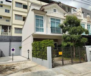 For RentTownhouseBangna, Bearing, Lasalle : For rent, corner townhome indy Bangna-Ramkhamhaeng 2 with furniture.