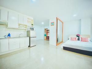 For RentCondoBangna, Bearing, Lasalle : [ For rent ] 5,500 baht/month  cheap price, 37 sq m., The Parkland Bangna Km. 5.