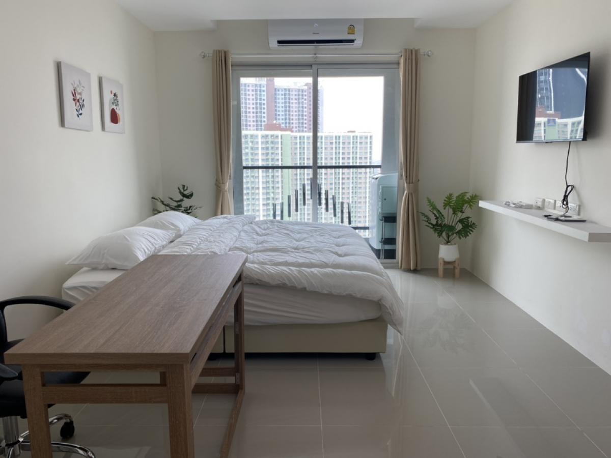 For RentCondoPattanakan, Srinakarin : There is a condo for rent. Come stay by yourself and get a discount, MaxValu, large, 24 hours, next to MRT Sripat 80 m.