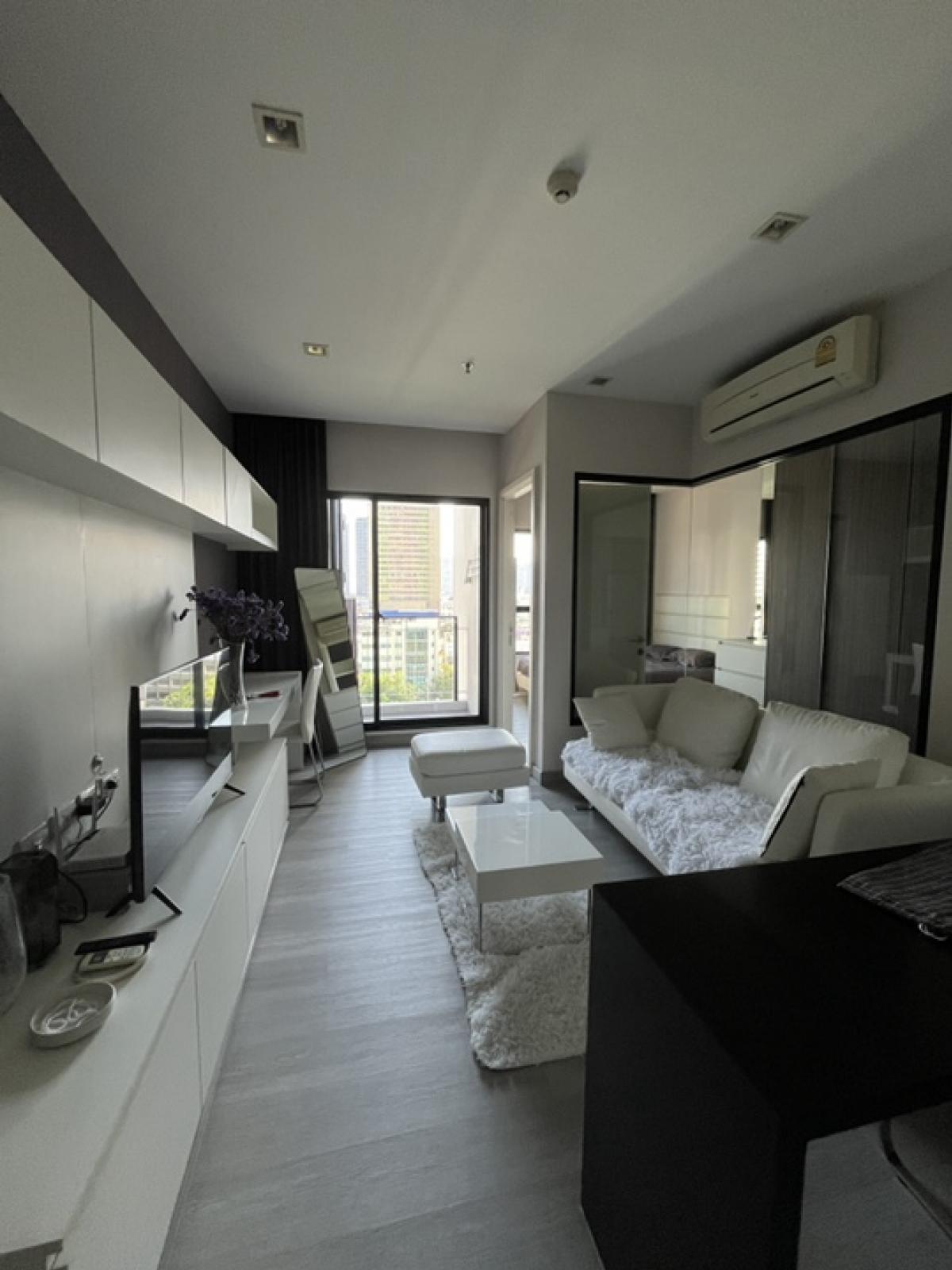ให้เช่าคอนโดวงเวียนใหญ่ เจริญนคร : For rent, Urbano Absolute Sathorn-Taksin, Ready to move in, 1 bedroom, Just renovated in year 2023