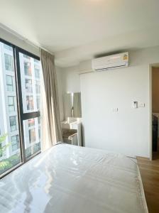 For RentCondoLadprao101, Happy Land, The Mall Bang Kapi : For rent, Feel Condo , Lat Phrao 122, 4th floor, 1 bedroom, 23.5 sqm., fully furnished.