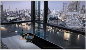 ขายคอนโดวงเวียนใหญ่ เจริญนคร : The River Penthouse: 5bed 5bath + study + maid 709.78 sqm. 146,210,000 Am: 0656199198