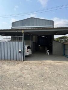 For RentWarehouseLadkrabang, Suwannaphum Airport : Warehouse with office for rent There is a reception area, bedroom in Chaloem Phrakiat Rama 9 area, Prawet.