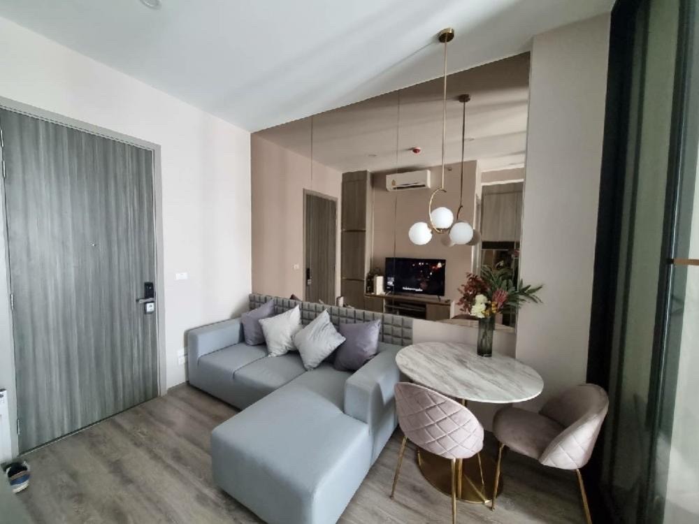For RentCondoOnnut, Udomsuk : 🏢 Knightsbridge Prime Onnut 🛏️ Beautiful room ✨ Many rooms 🌐 Good location, high floor 🌤️ Beautiful view 🛋️ Fully furnished 📺 Complete electrical appliances (special price)