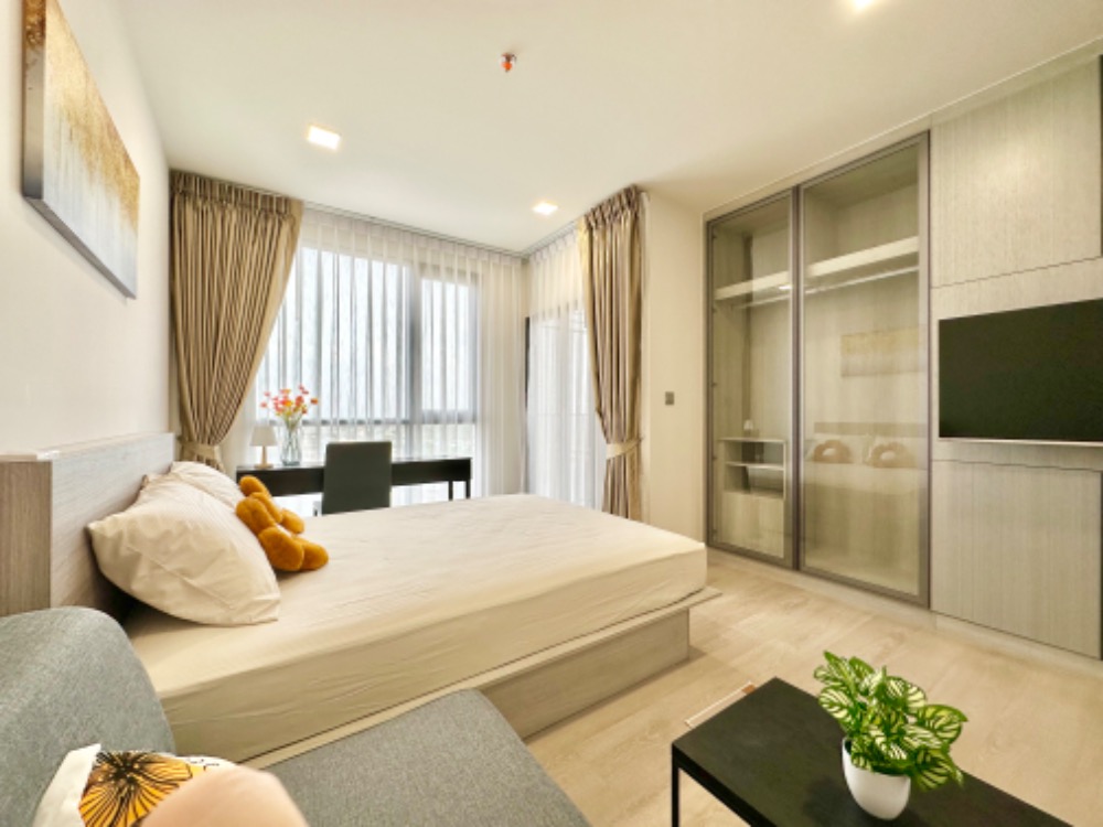 For RentCondoPathum Thani,Rangsit, Thammasat : Kave Town Island for rent, every pool view room, every type, rent directly with the room owner. Ready to move in in mid-July.