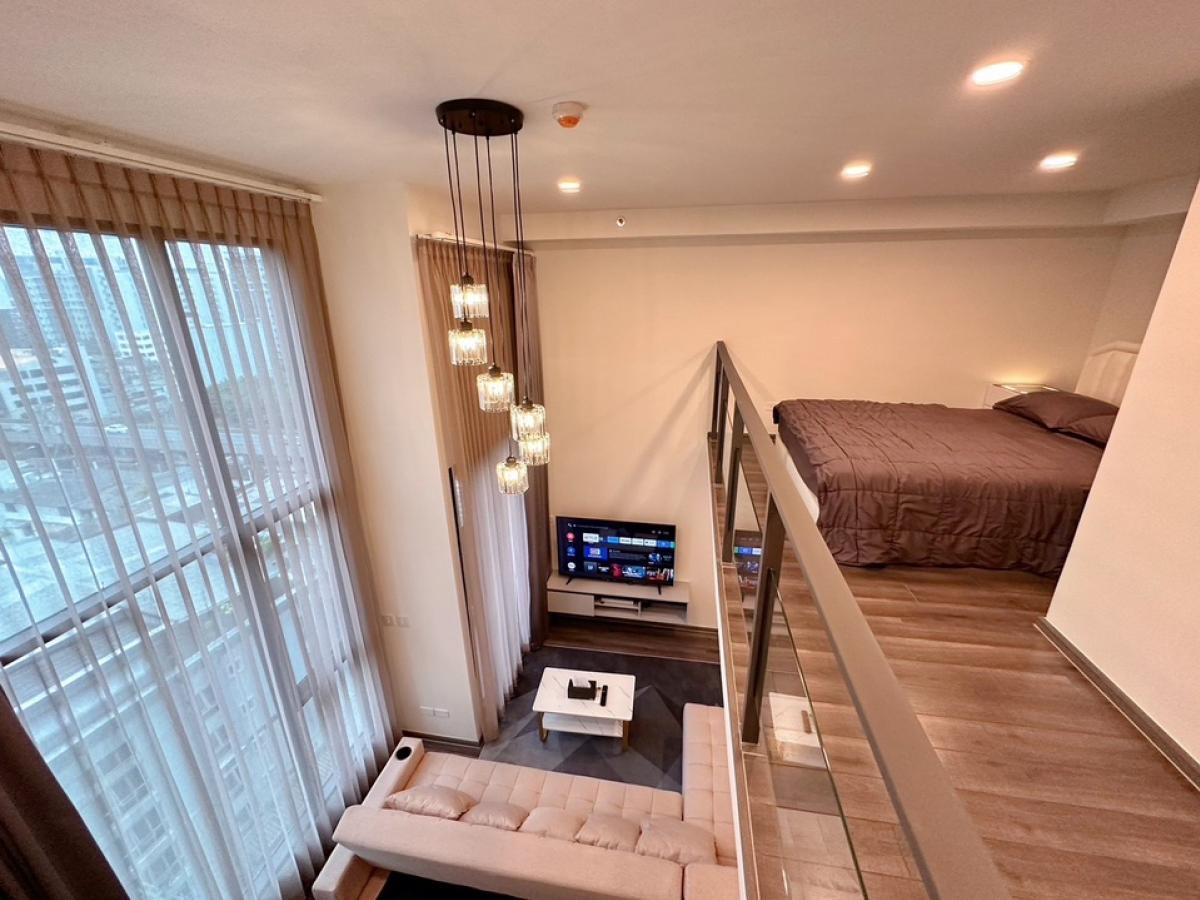 For SaleCondoRama9, Petchburi, RCA : For sale with tenant, Condo Knightsbridge Space - Rama 9 | Duplex room 40 square meters, 9th floor, with furniture and decorations.
