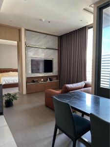 For RentCondoSukhumvit, Asoke, Thonglor : Condo for rent : The Esse Asoke, 2 bedrooms, 75 square meters.