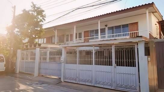 For RentHouseSapankwai,Jatujak : House/home office for rent, near BTS Mo Chit and MRT Suan Chatchak, 5 minutes, next to Phahon Rd. and Vibhavadi. Near Chatuchak Market, very good location.