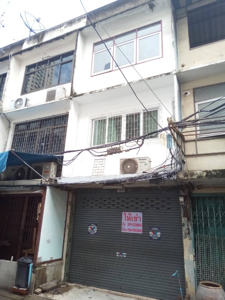 For RentShophouseSathorn, Narathiwat : 3-story commercial building for rent, Sathorn area, special price.