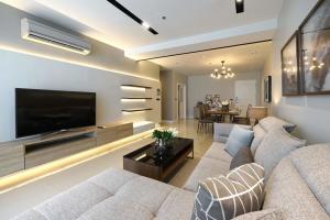 ให้เช่าคอนโดสุขุมวิท อโศก ทองหล่อ : 3bed unblocked view for rent