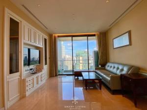 For RentCondoWitthayu, Chidlom, Langsuan, Ploenchit : The great chance to own a rare 3 beds ensuite at Sindhorn Residence with the best price, high floor with spectacular view, close to Lumpini Park and BTS Chidlom.