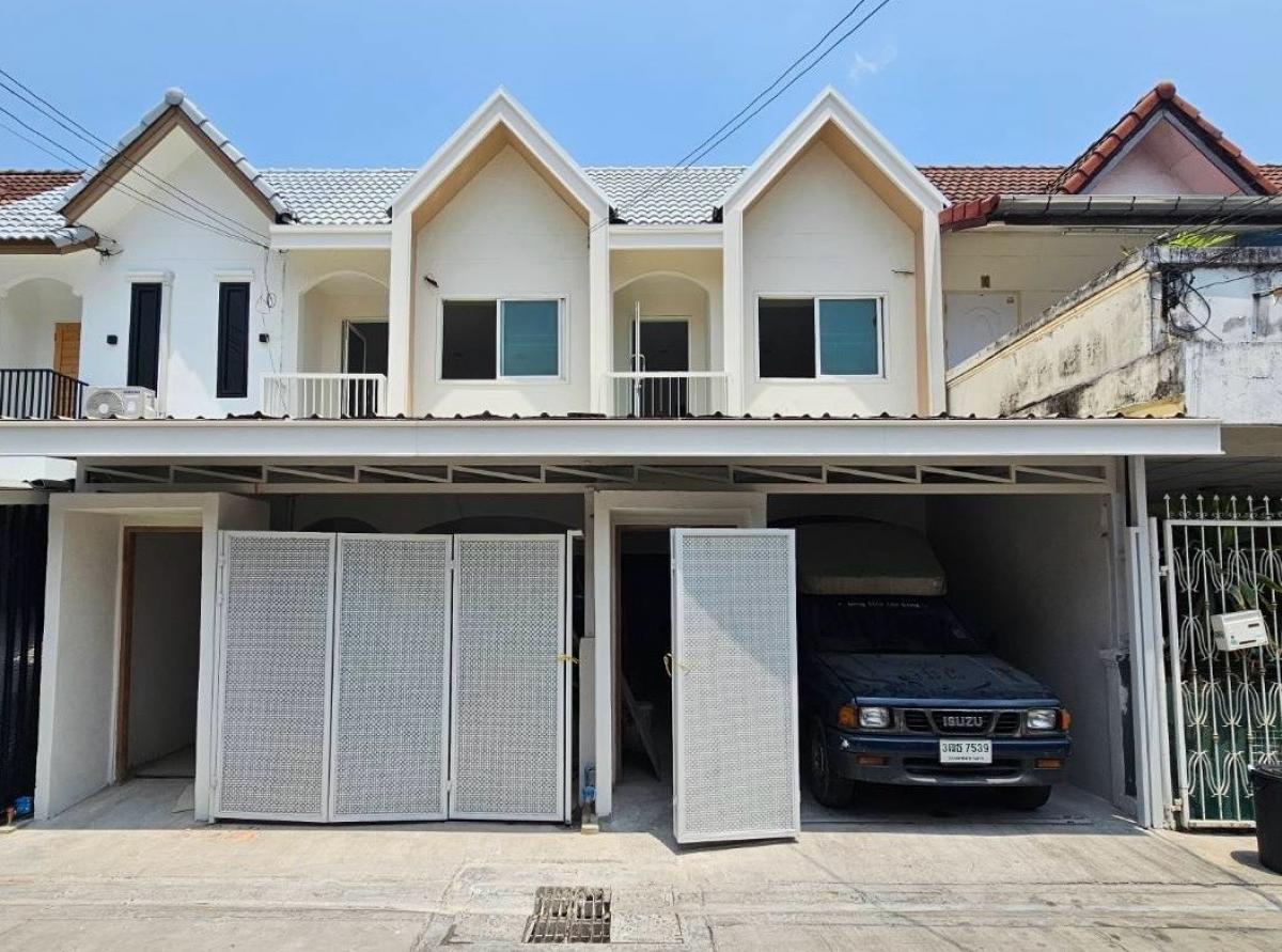 For SaleHouseOnnut, Udomsuk : 🎁💕 Townhouse for sale, Wachiratham, Sukhumvit 101/1, near Punnawithi BTS, newly decorated, ready to move in.