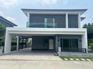 For SaleHouseNonthaburi, Bang Yai, Bangbuathong : Selling cheaper than opening a single house project, Centro Bang Yai, corner house, adding on to fill the area. Best value in the project