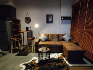 For RentCondoSukhumvit, Asoke, Thonglor : New room! For rent: The Lofts Asoke, fully furnished room. There is a washing machine near the MRT, ready to move in.