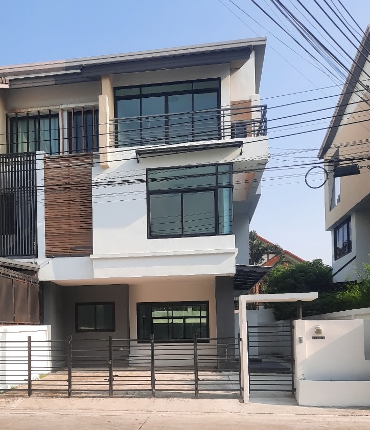 For RentTownhouseRama5, Ratchapruek, Bangkruai : For rent, 3-story semi-detached house, Viridian Ratchaphruek project.