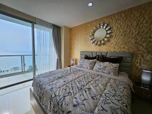 For RentCondoPattaya, Bangsaen, Chonburi : For rent condo Riviera Wongamat 2 Bed (S03-1752)
