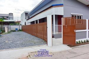 For RentTownhouseRathburana, Suksawat : New single-storey semi-detached house, Pracha Uthit 54, Intersection 11