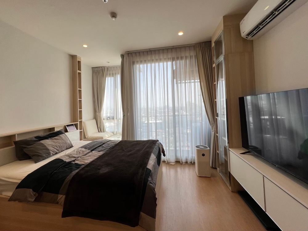 For SaleCondoSukhumvit, Asoke, Thonglor : Condo for sale in Ekkamai Pets allowed, high floor, good view, not blocked by buildings, ready to furnish #buy and rent out right away.