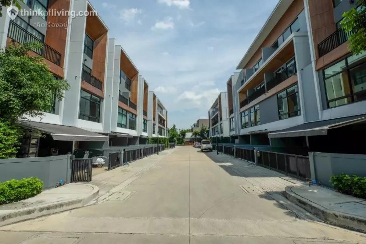 For RentTownhousePattanakan, Srinakarin : CL 1082📌Townhome for rent, 3.5 floors, Arden Phatthanakan, Soi Suan Luang - Phatthanakan 20, Suan Luang Subdistrict, Suan Luang District, Bangkok 10250, house on the edge There is space next to a private house. Townhome for rent, 3.5 floors, Arden Phattha