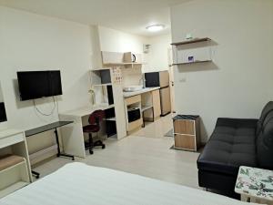For RentCondoLadprao101, Happy Land, The Mall Bang Kapi : For rent, Aspire Ladprao 113, Studio, 1st floor, Private zone, fully furnished, ready to move in.