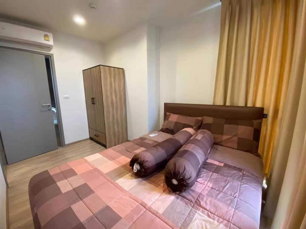 For RentCondoRama9, Petchburi, RCA : The base garden Rama9 ❌ not co agent.
The room will be available on 1 May.