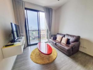 For RentCondoWongwianyai, Charoennakor : Condo for rent, fully furnished, 1 bedroom, 1 bathroom, size 37 square meters, 14th floor, has a washing machine.